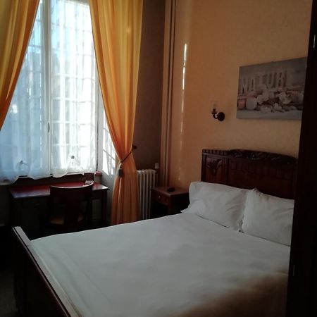 Hotel Du Berry Aigurande Kültér fotó