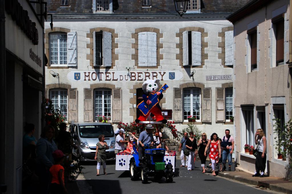 Hotel Du Berry Aigurande Kültér fotó